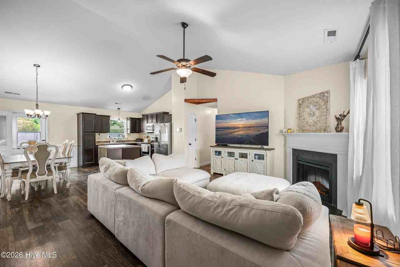 215 Timber Jack Ct - Photo 4 of 30