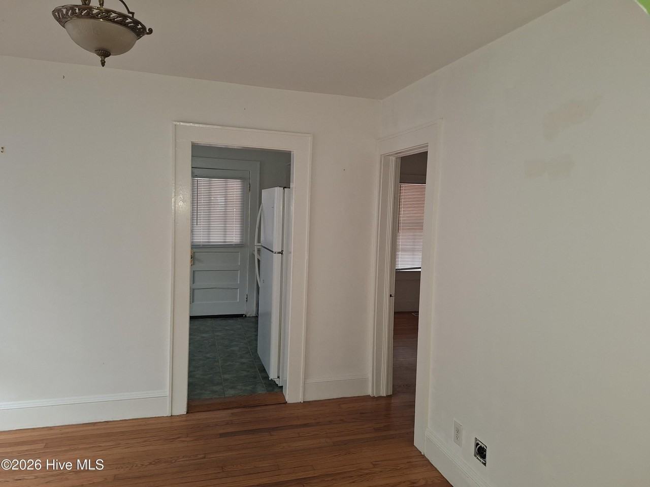 104 N Library St - Photo 3 of 20