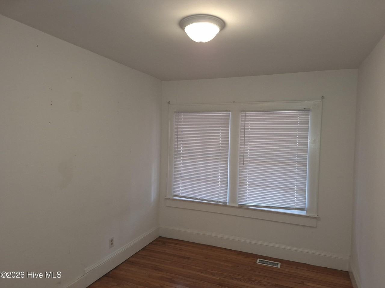 104 N Library St - Photo 5 of 20