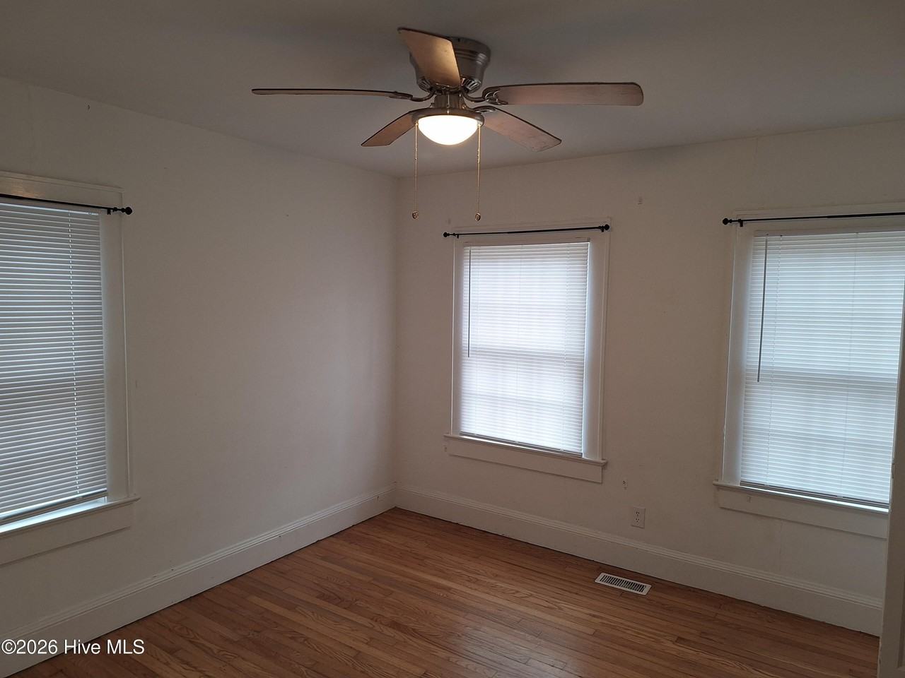 104 N Library St - Photo 7 of 20