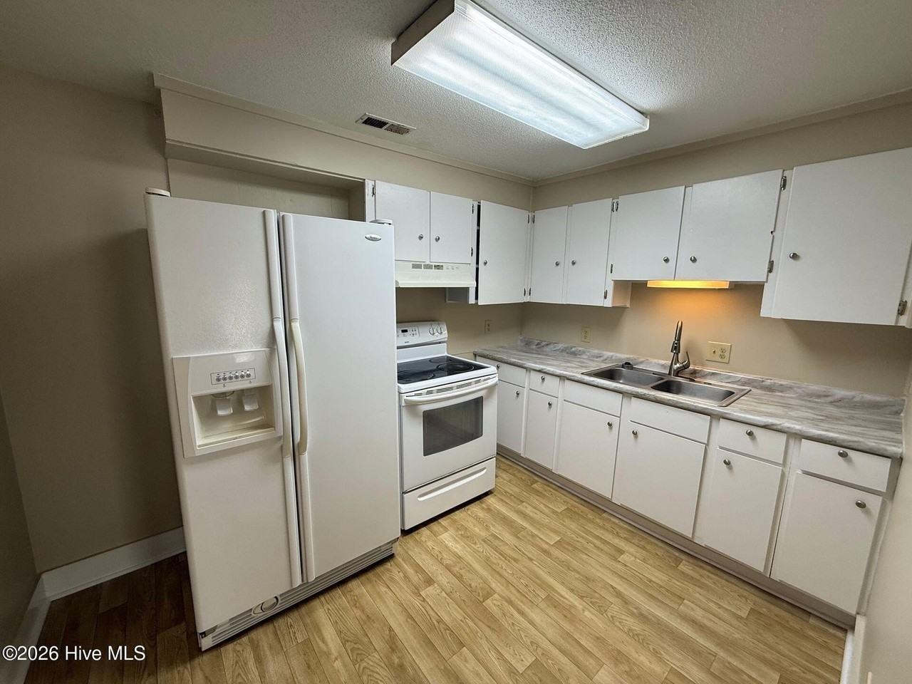 2159 Hines Farm Rd - Photo 2 of 11