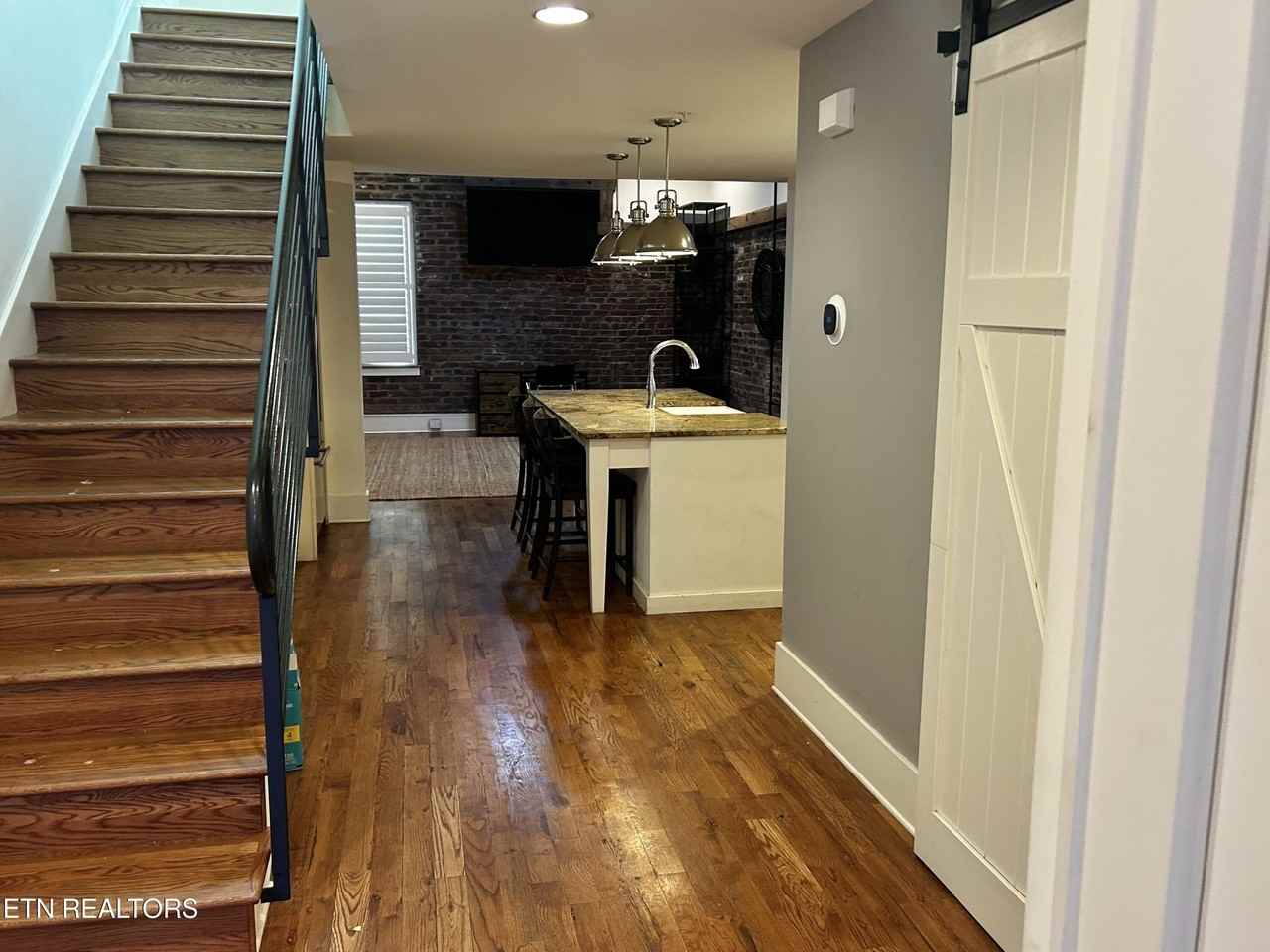 211 Mews Way - Photo 3 of 28