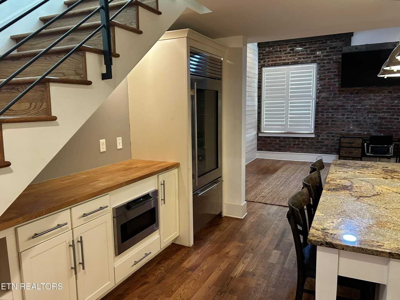 211 Mews Way - Photo 5 of 28