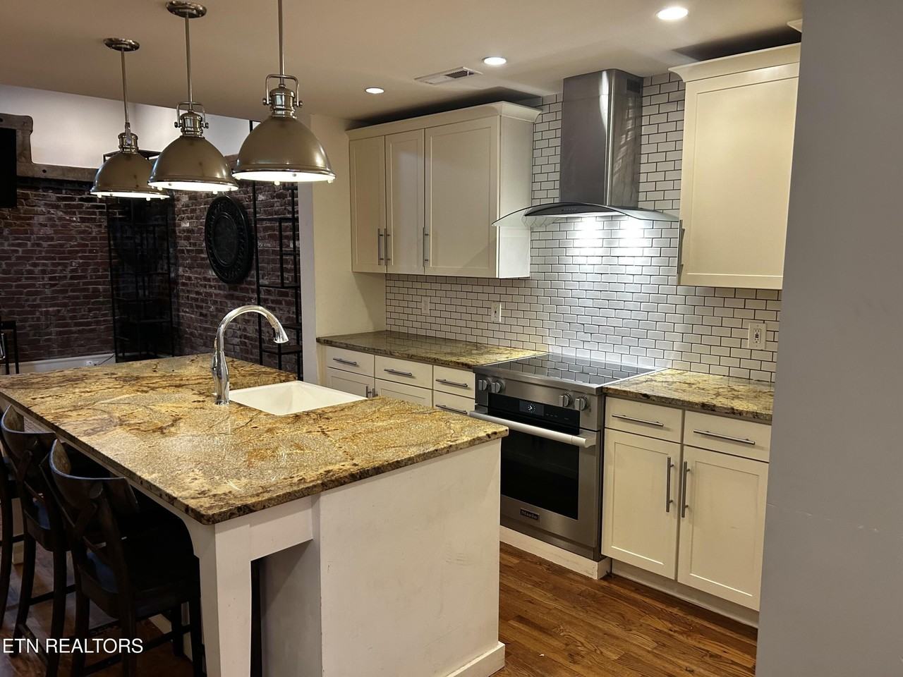 211 Mews Way - Photo 6 of 28