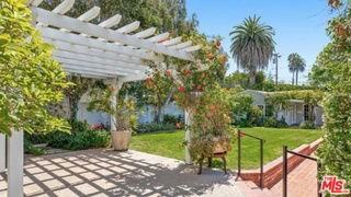 426 Georgina Ave - Photo 5 of 8