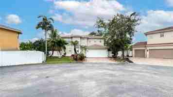 featured image of 2398 Sw 132nd Ter