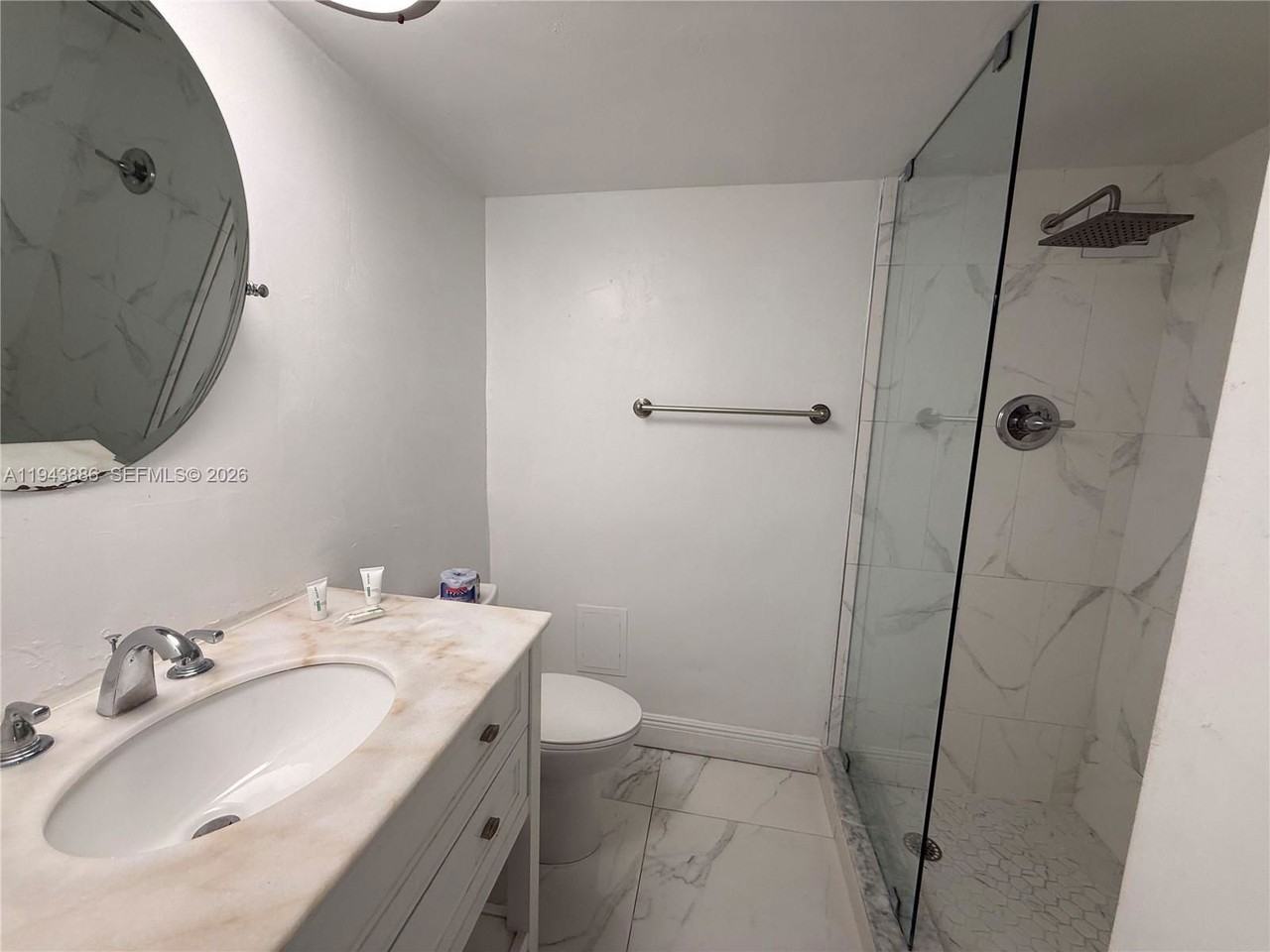 5101 Collins Ave #12T - Photo 7 of 8