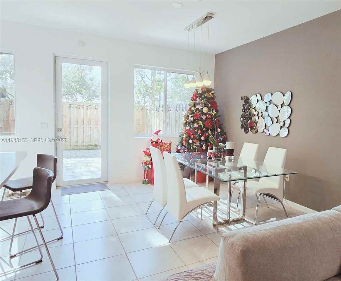 1002 Nw 208th Ter - Photo 3 of 8