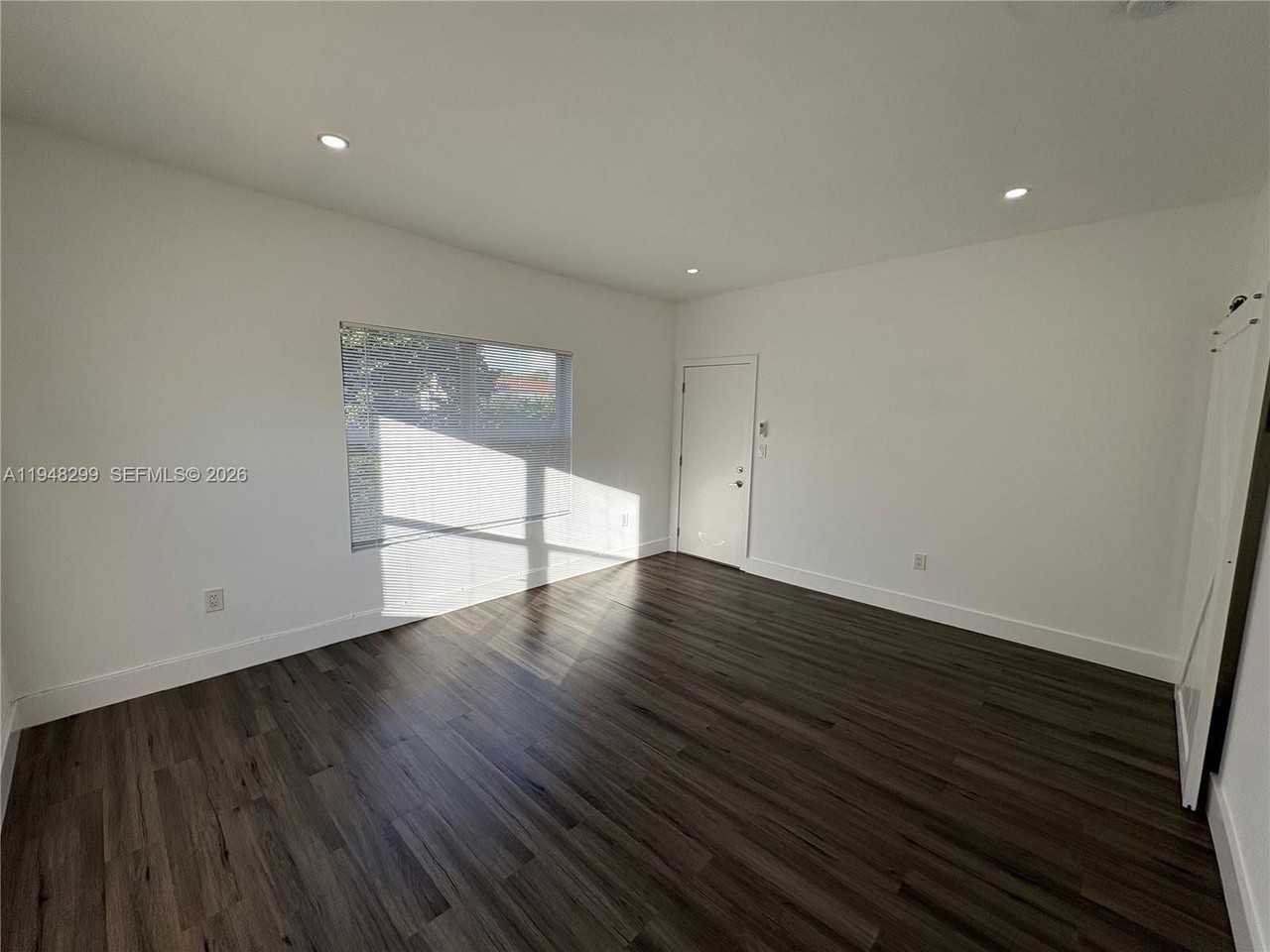 3237 Sw 4th St #16 - Photo 4 of 8