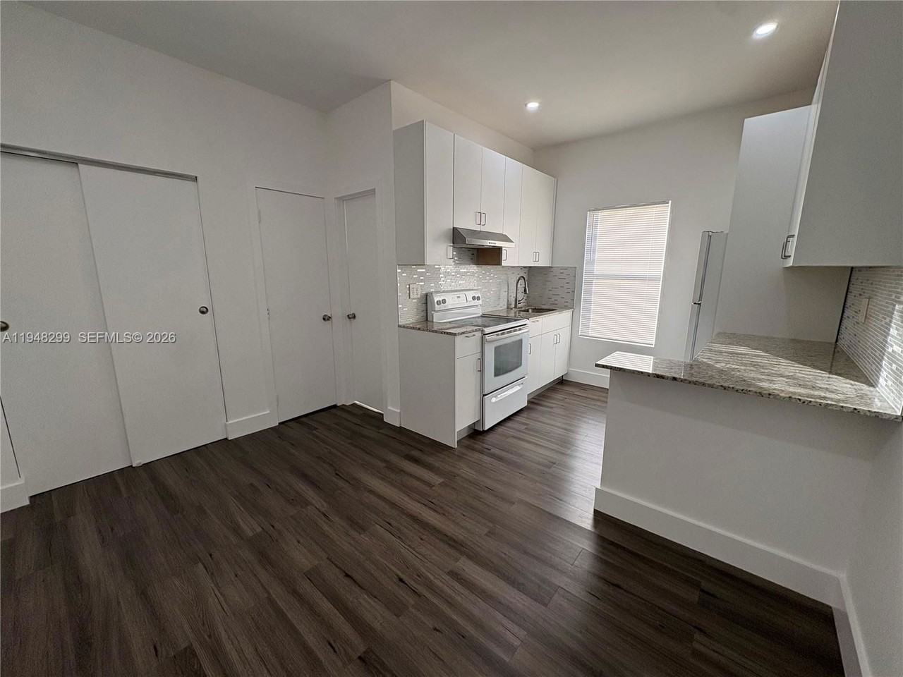 3237 Sw 4th St #16 - Photo 5 of 8