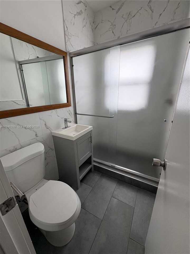 3237 Sw 4th St #16 - Photo 7 of 8