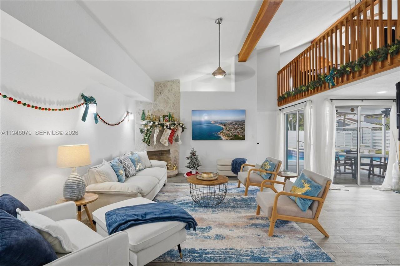 15006 Sw 141st Ct - Photo 2 of 8