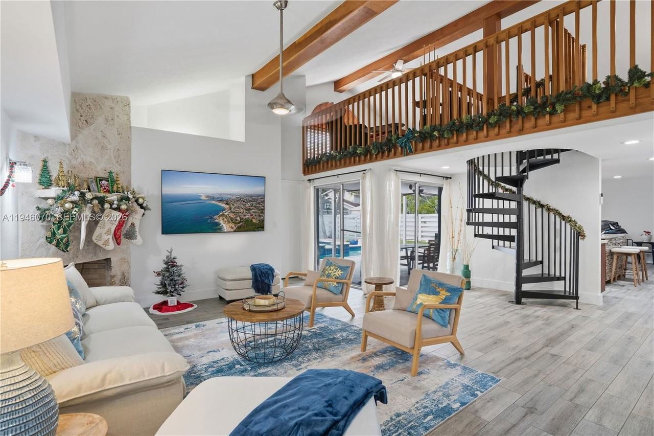 15006 Sw 141st Ct - Photo 3 of 8