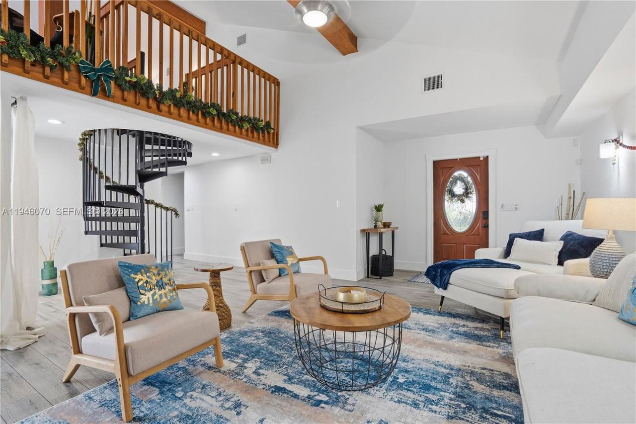 15006 Sw 141st Ct - Photo 5 of 8