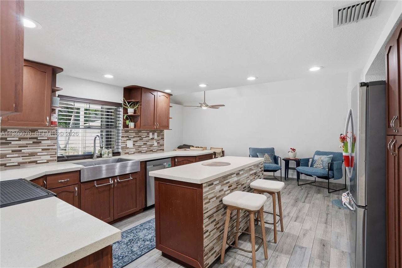 15006 Sw 141st Ct - Photo 6 of 8