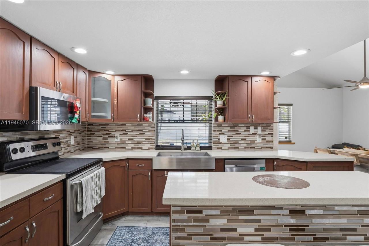 15006 Sw 141st Ct - Photo 7 of 8