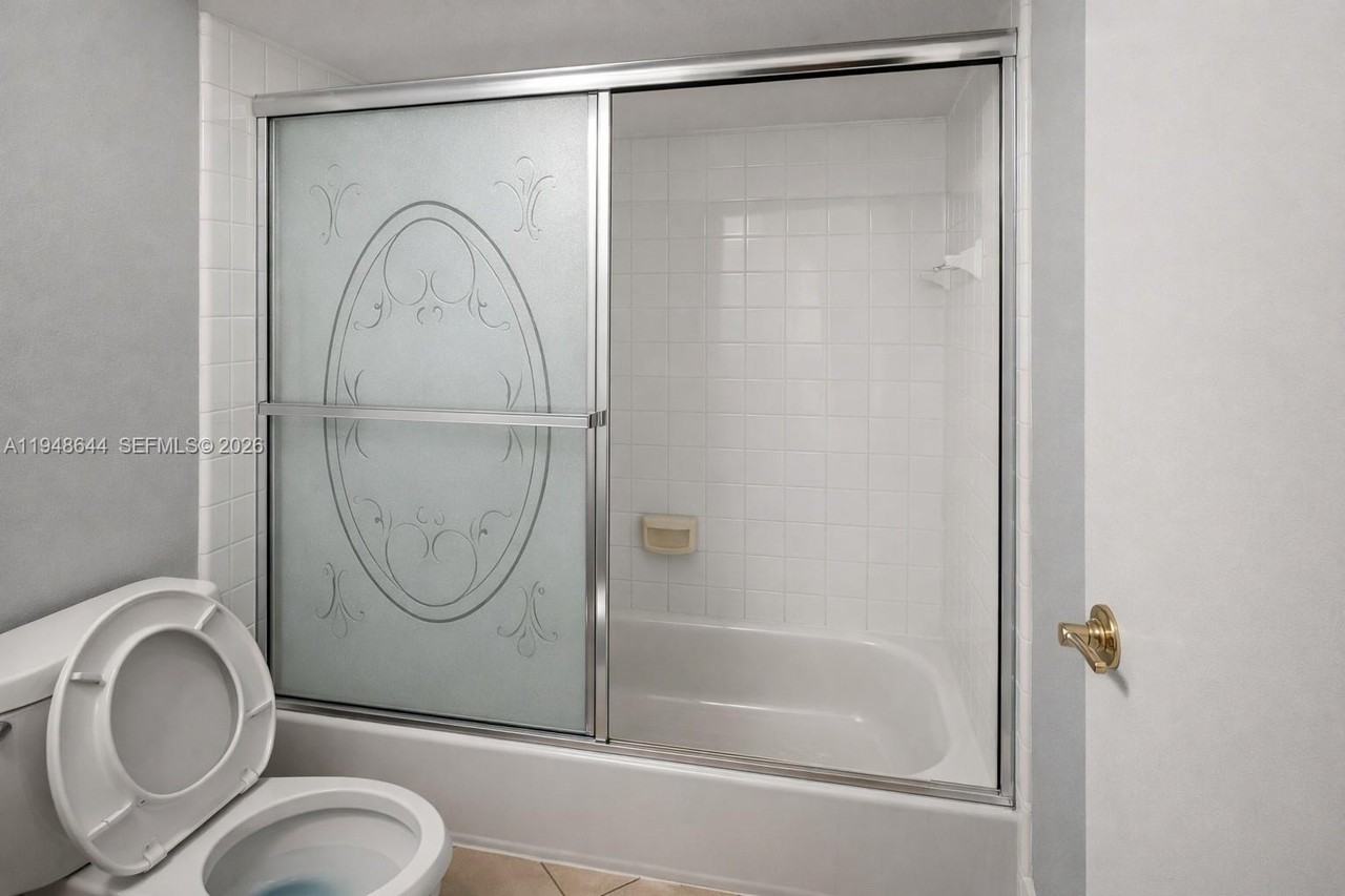 850 Sw 129th Pl #103 - Photo 5 of 8