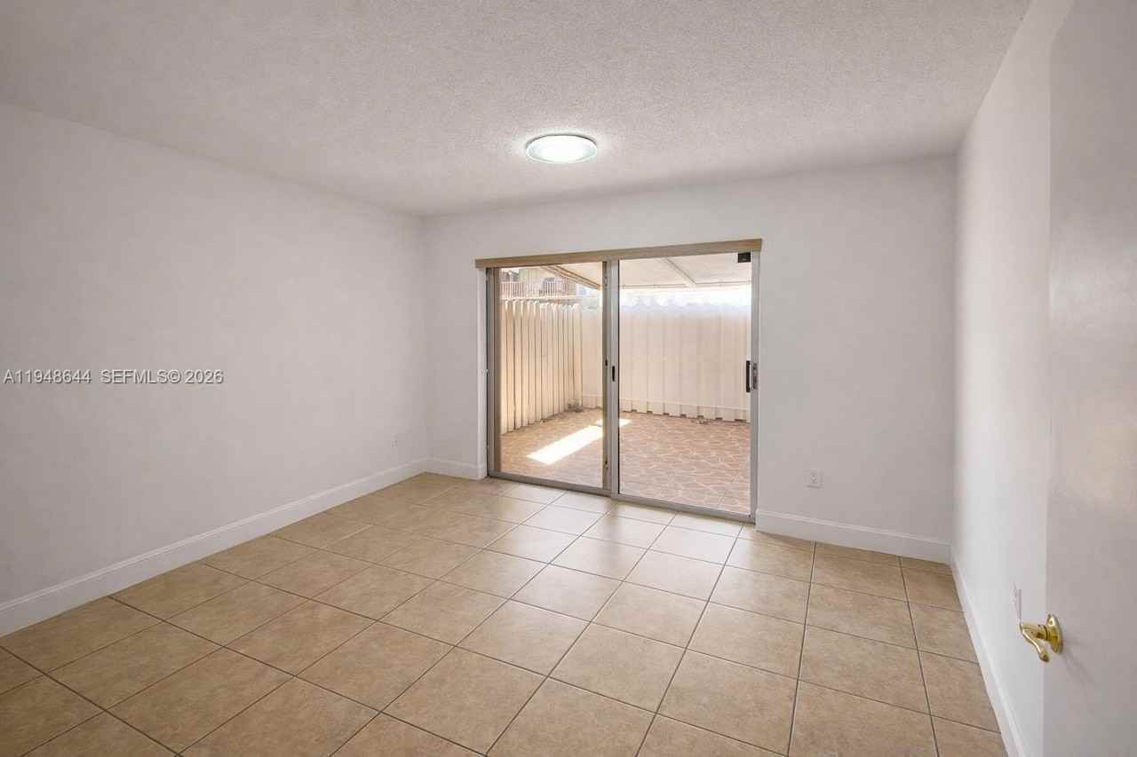 850 Sw 129th Pl #103 - Photo 7 of 8