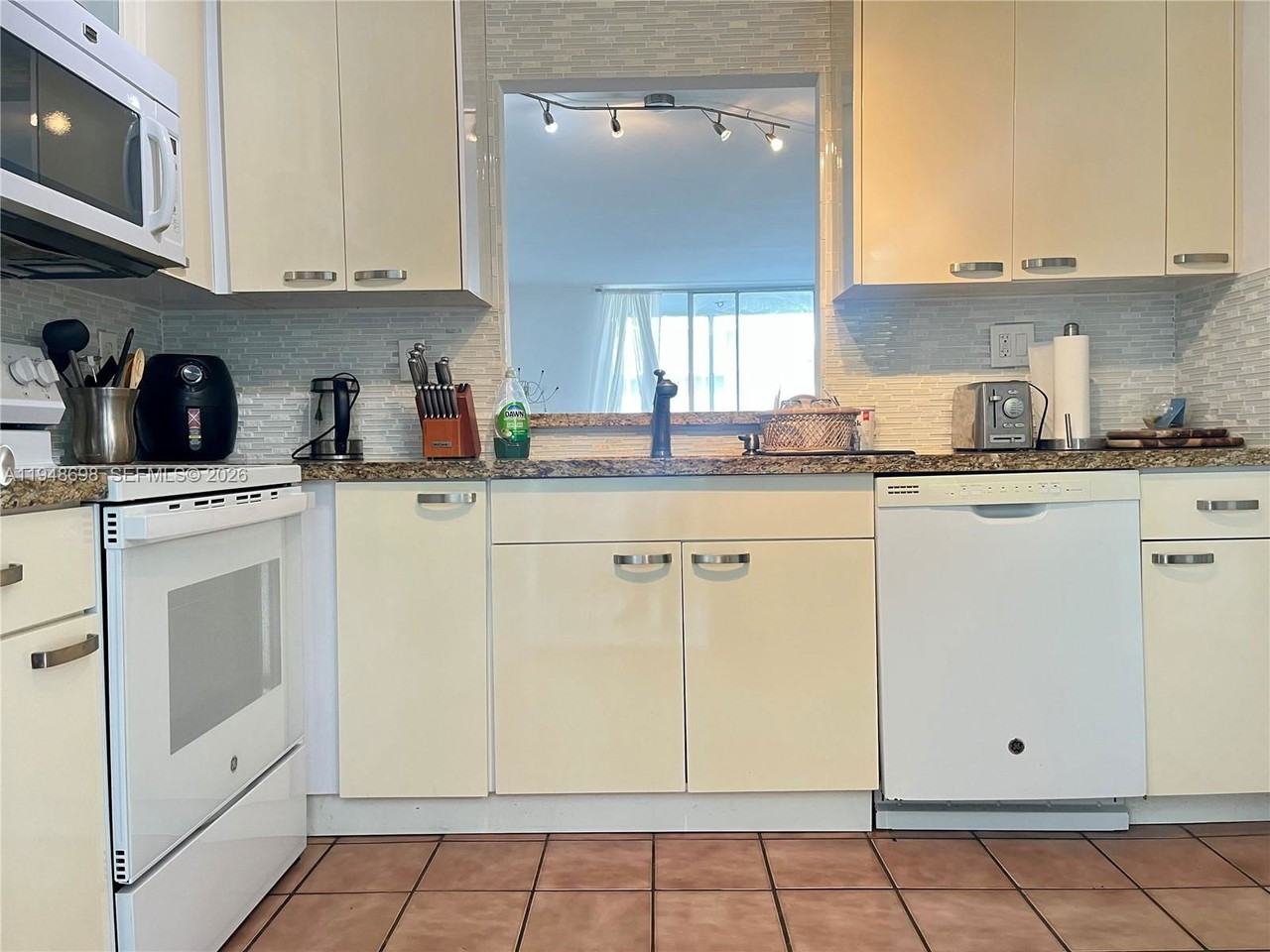 3551 Ne 169th St #112 - Photo 3 of 8