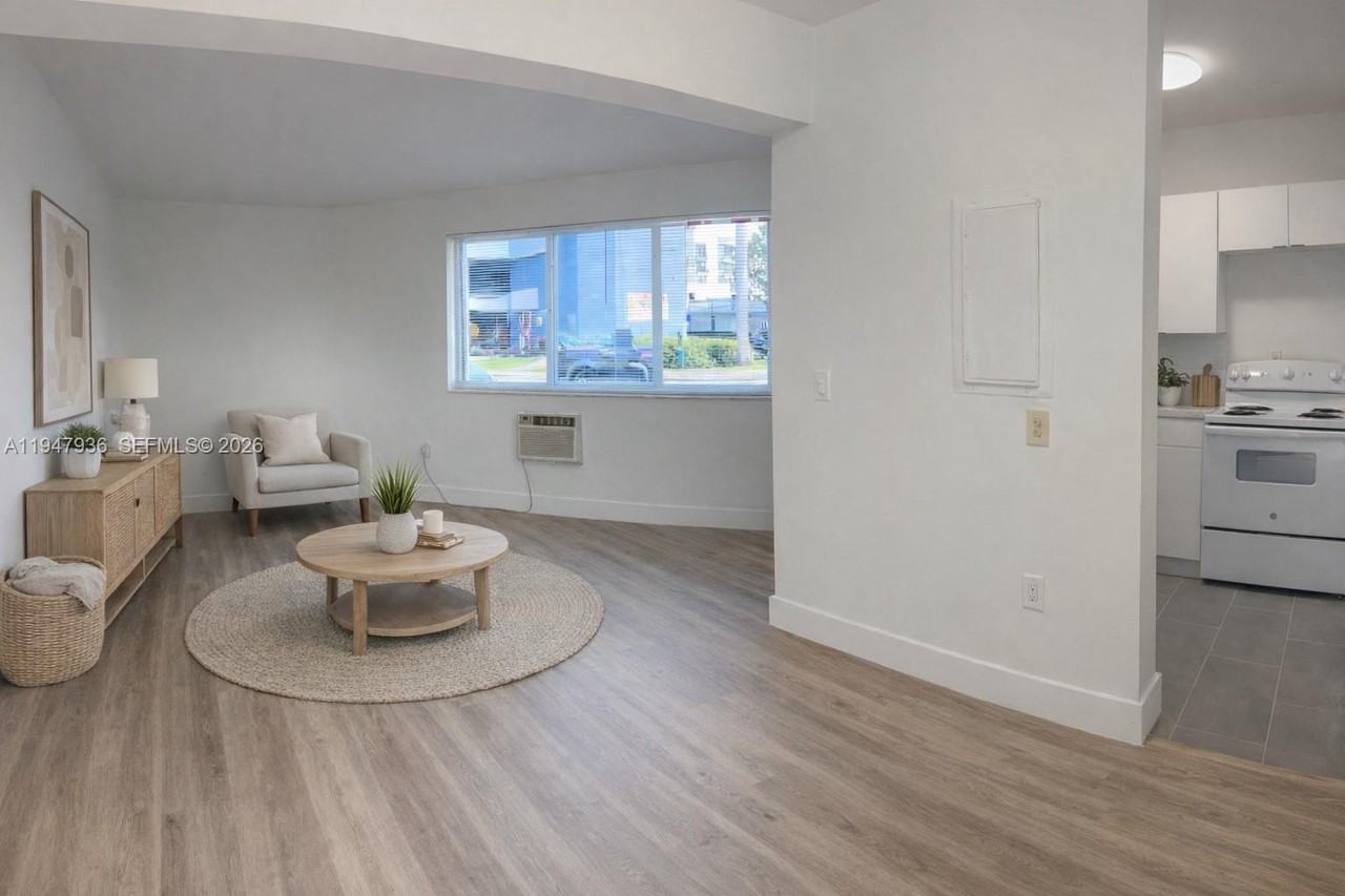 791 Sw 64th Ave #5 - Photo 3 of 8