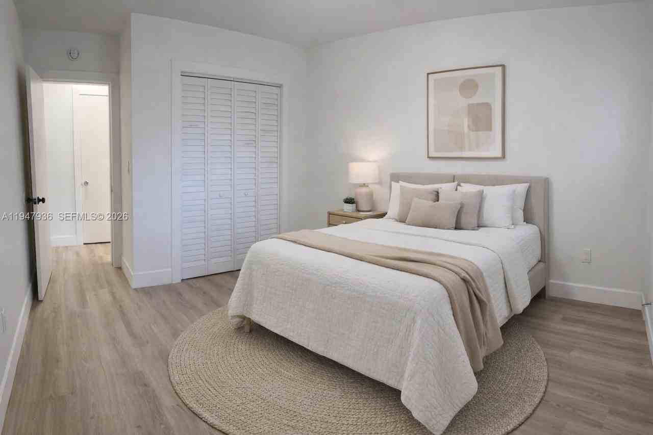 791 Sw 64th Ave #5 - Photo 5 of 8