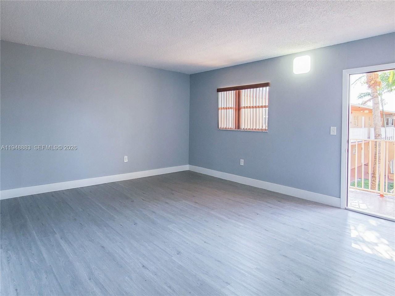 1265 W 24th St #212 - Photo 2 of 8