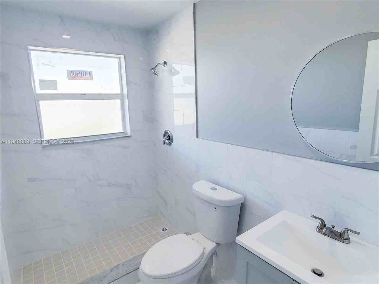 1265 W 24th St #212 - Photo 3 of 8