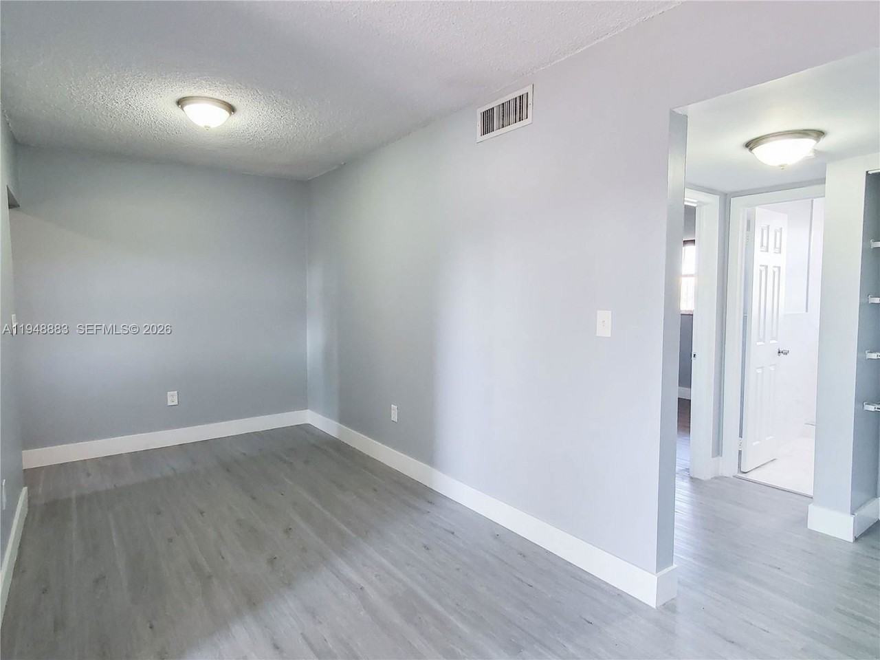 1265 W 24th St #212 - Photo 6 of 8