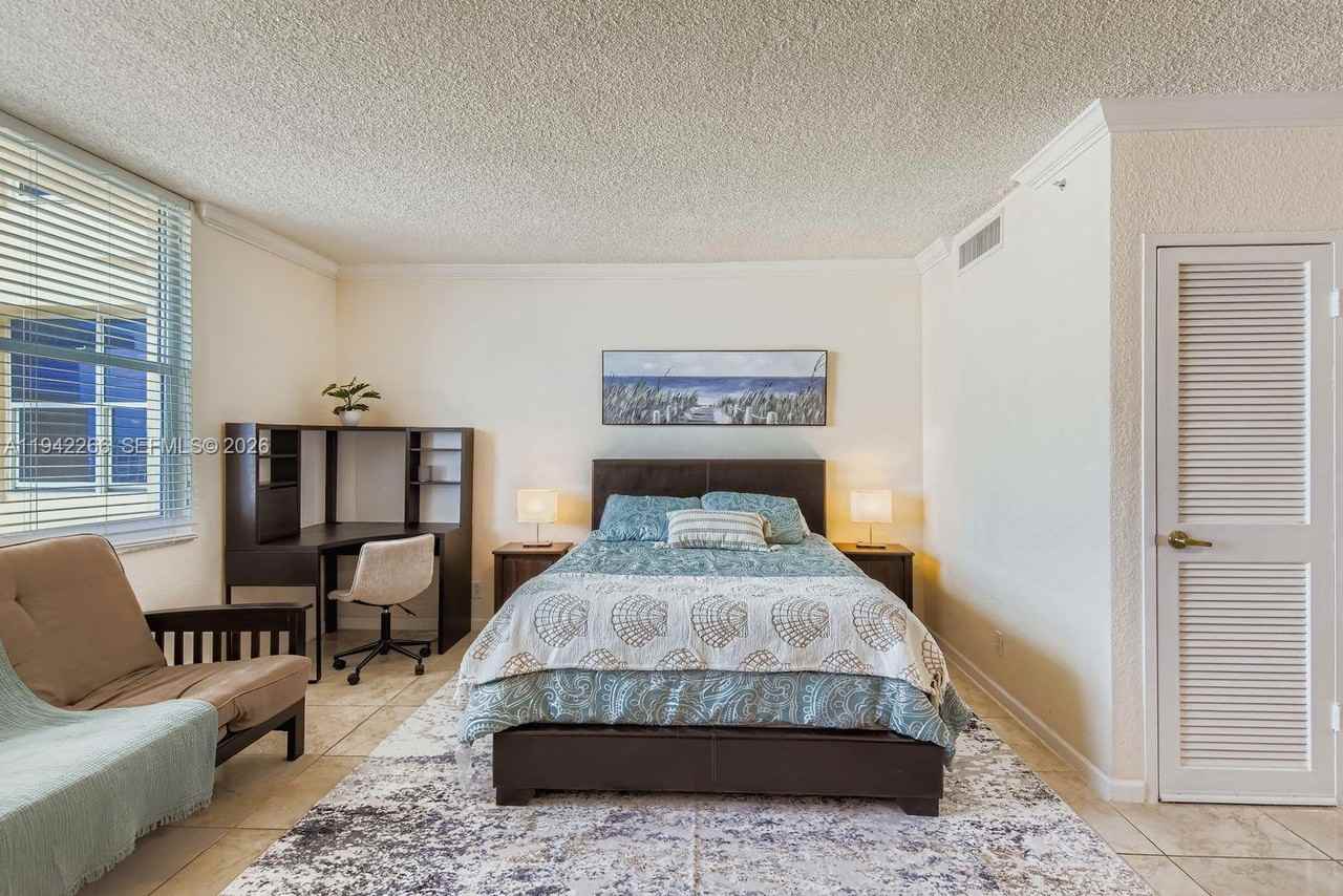 2501 S Ocean Dr #1032 - Photo 7 of 8