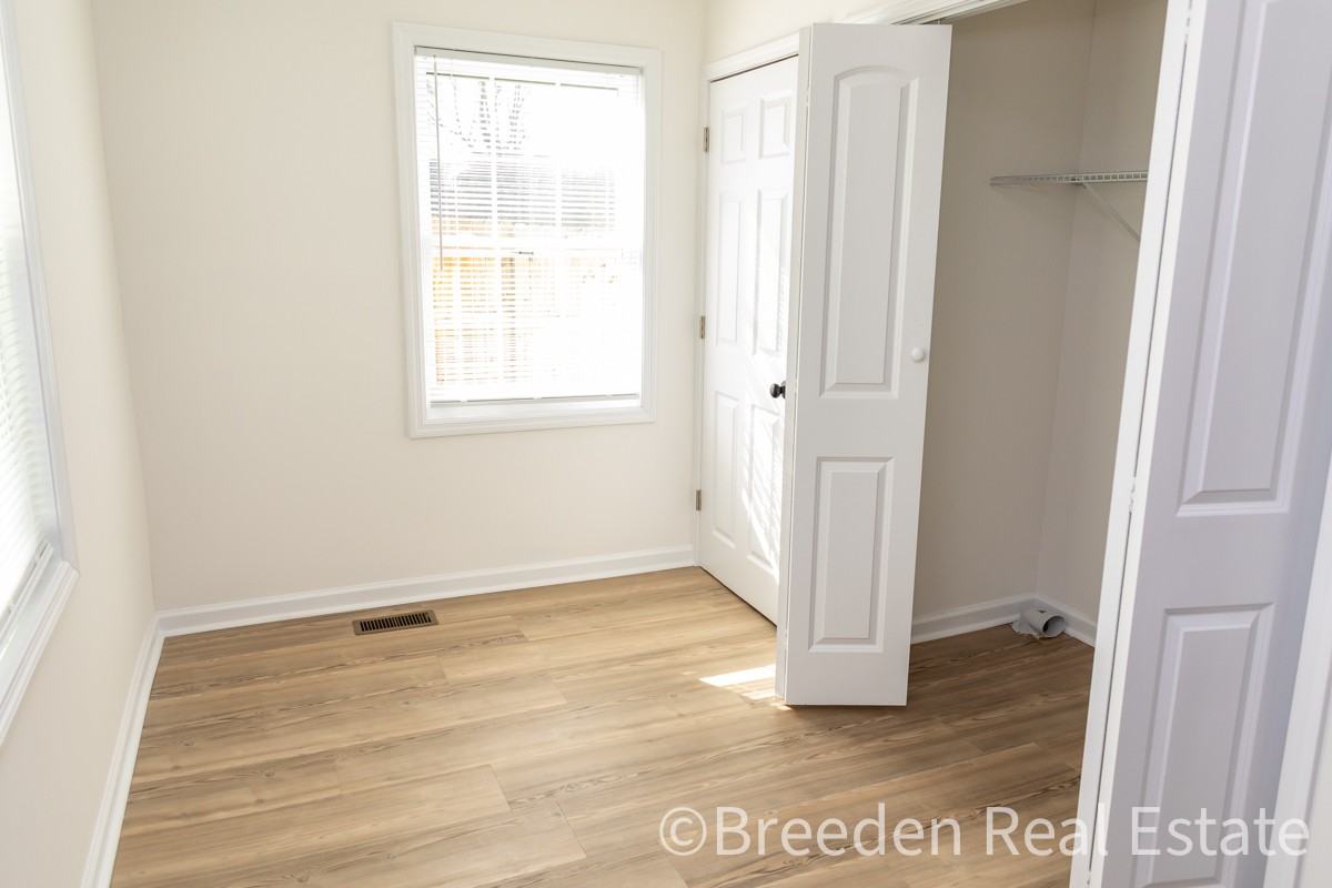 328-10: 303 Putnam Street #1 - Photo 5 of 13