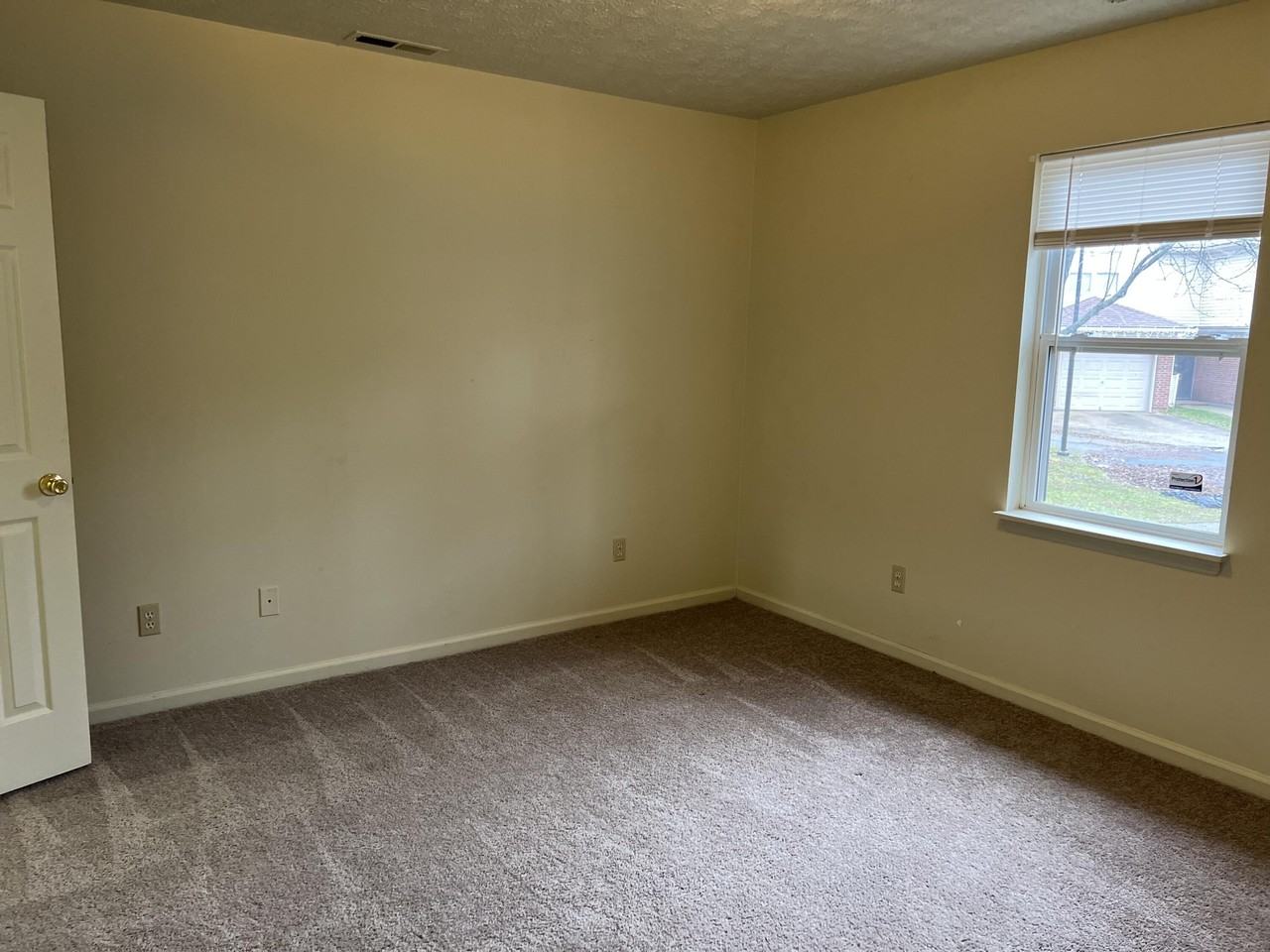 322 Beacon Hill Drive - Photo 6 of 9