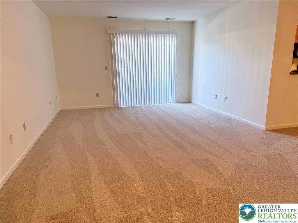 867 Cold Spring Rd Apt 2 #2 - Photo 3 of 13