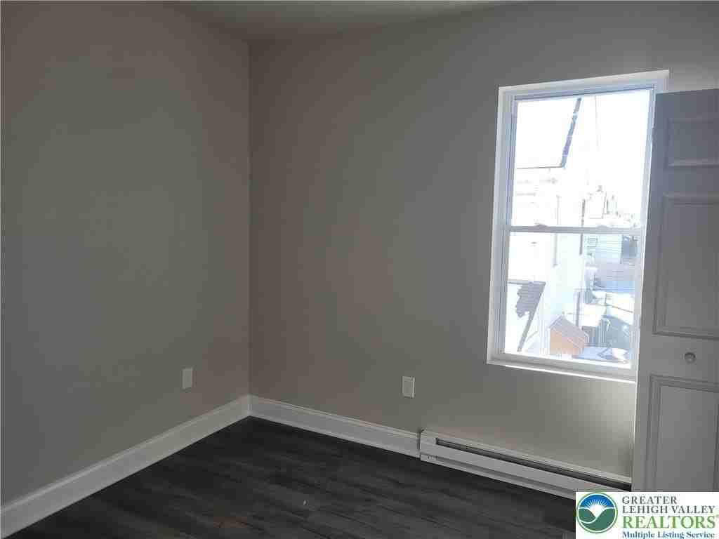 2006 Washington Ave Apt 5 #5 - Photo 4 of 8