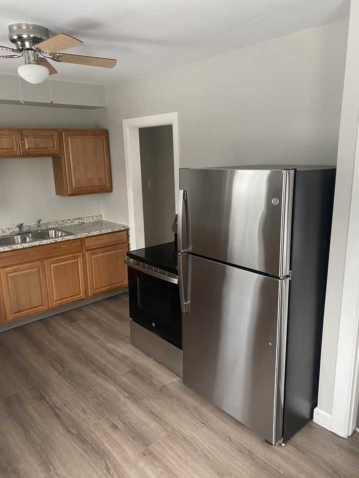 802 Bennett St #1 - Photo 2 of 21