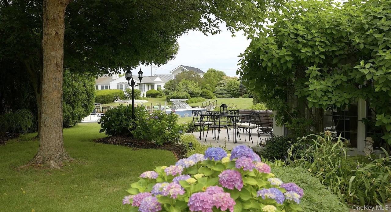 315 Old Salt Rd - Photo 4 of 22