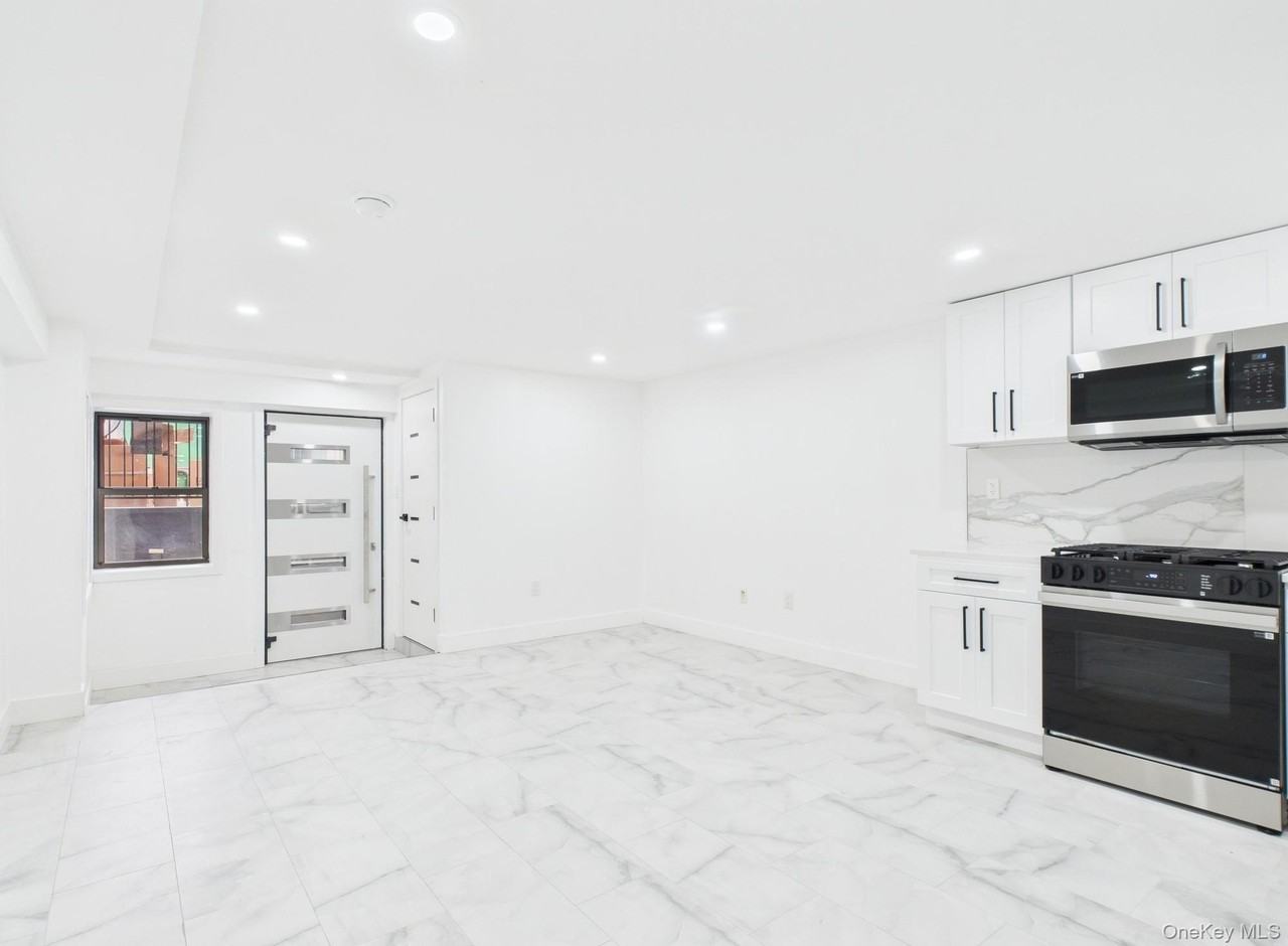 1770 Pacific Street unit: 1 - Garden Level - Photo 4 of 32