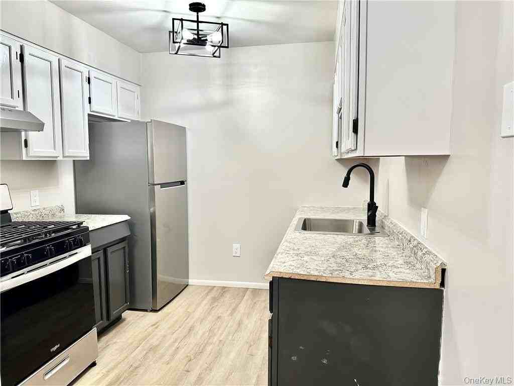 1319 Cole St Unit B14 #B14 - Photo 2 of 16