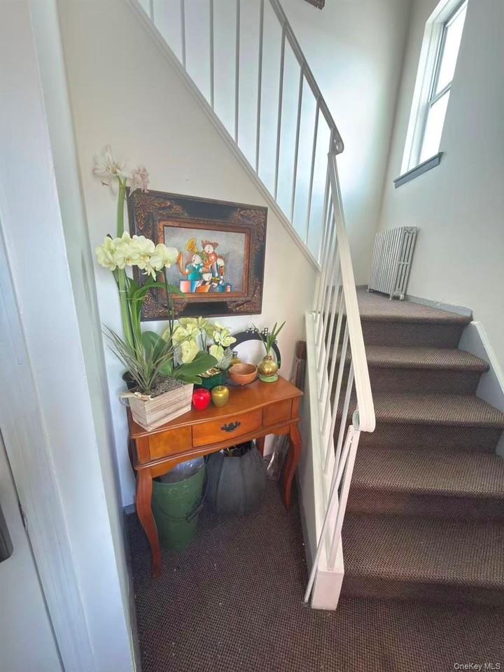 6925 69th Pl - Photo 3 of 13