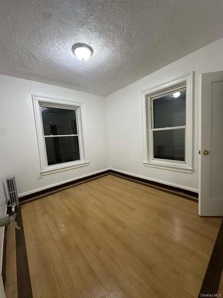 2026 Ryer Ave - Photo 5 of 10