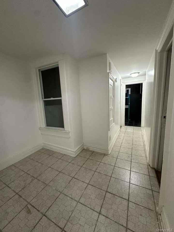 2026 Ryer Ave - Photo 6 of 10