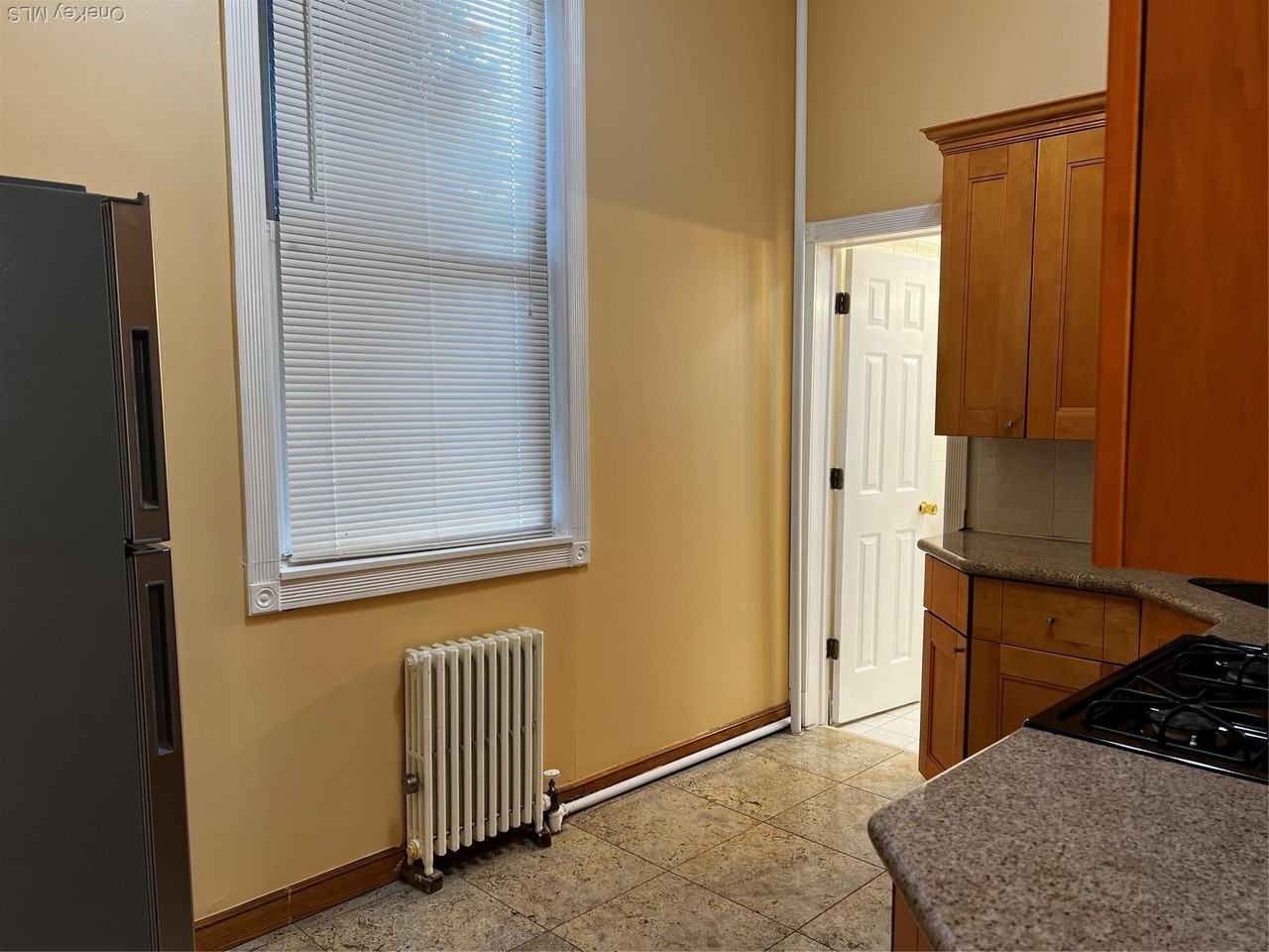 516 Woodward Ave - Photo 4 of 13