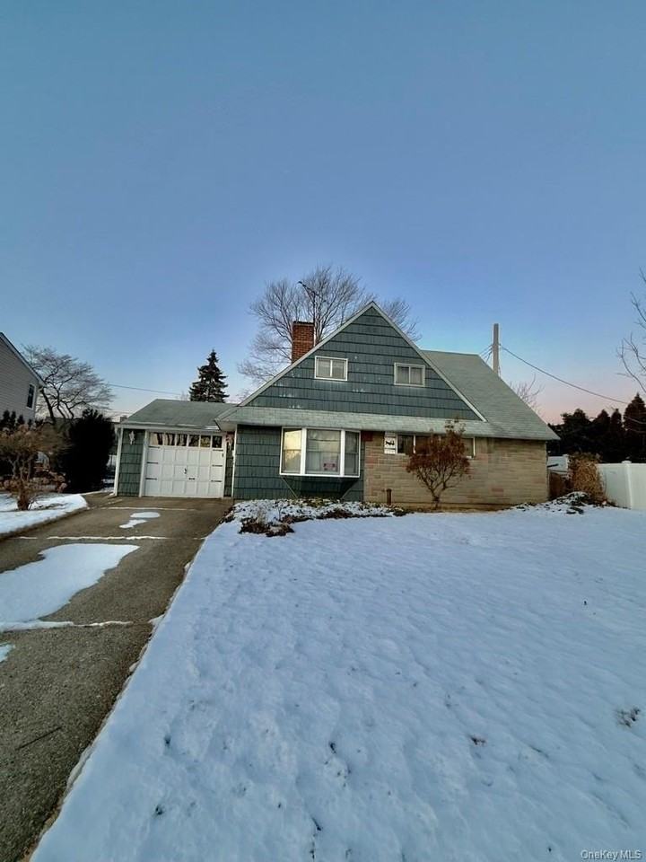 107 Ball Park Ln - Photo 3 of 25