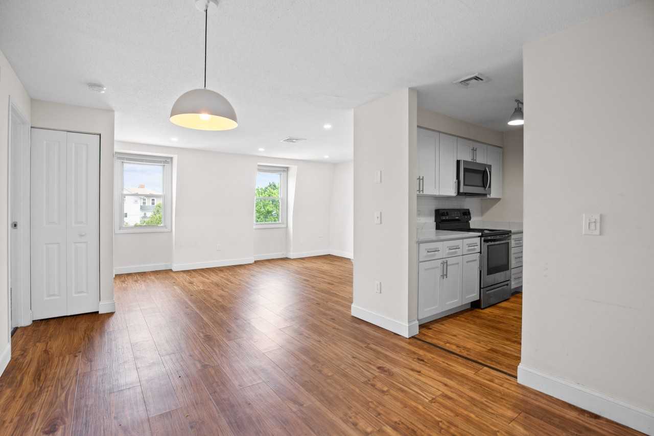 497 Broadway - 303 #303 - Photo 3 of 7