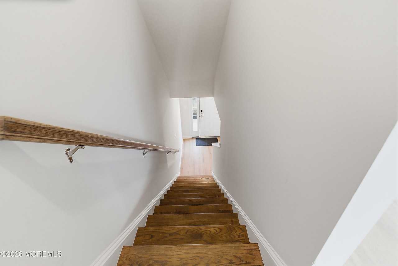 17 Baybreeze Dr - Photo 7 of 32