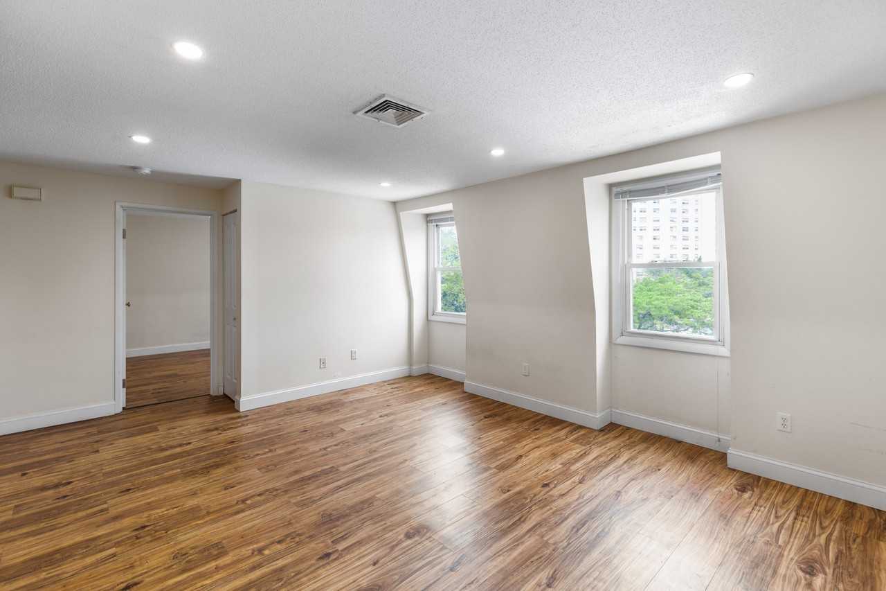 497 Broadway - 204 #204 - Photo 5 of 10