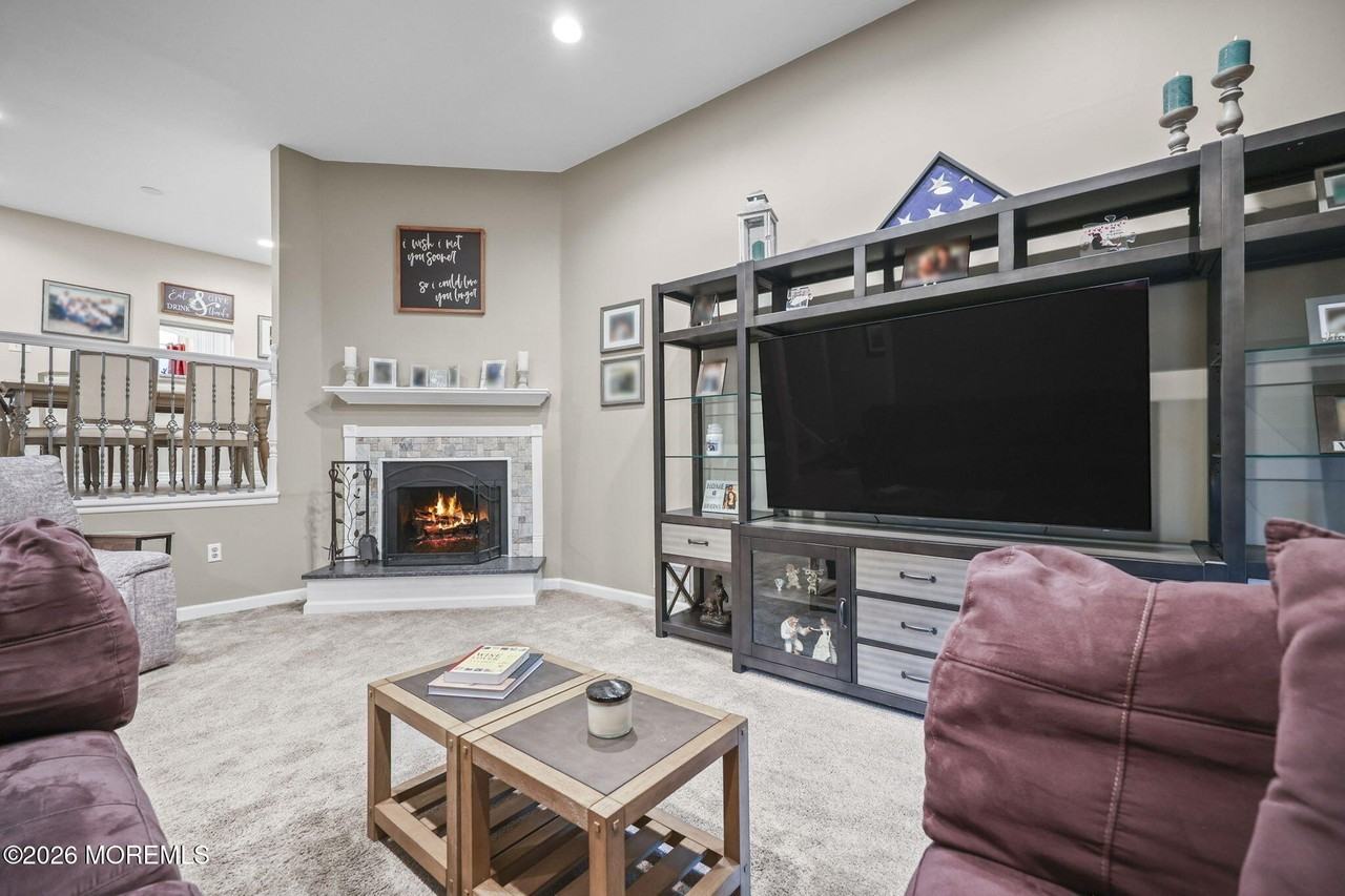 316 Middlewood Rd - Photo 7 of 33