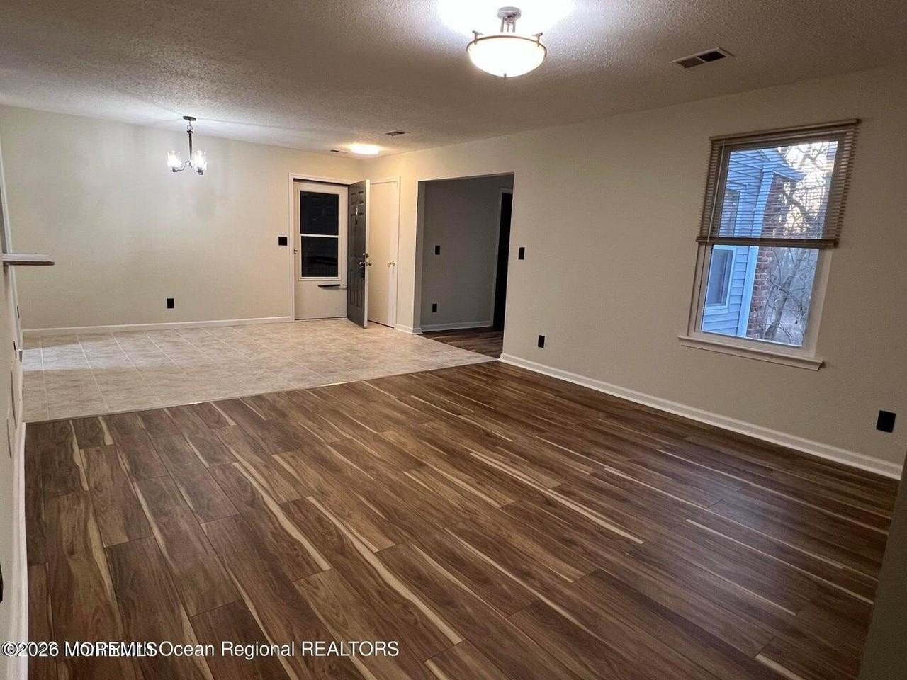 12-7 Phoenix Ct - Photo 6 of 12