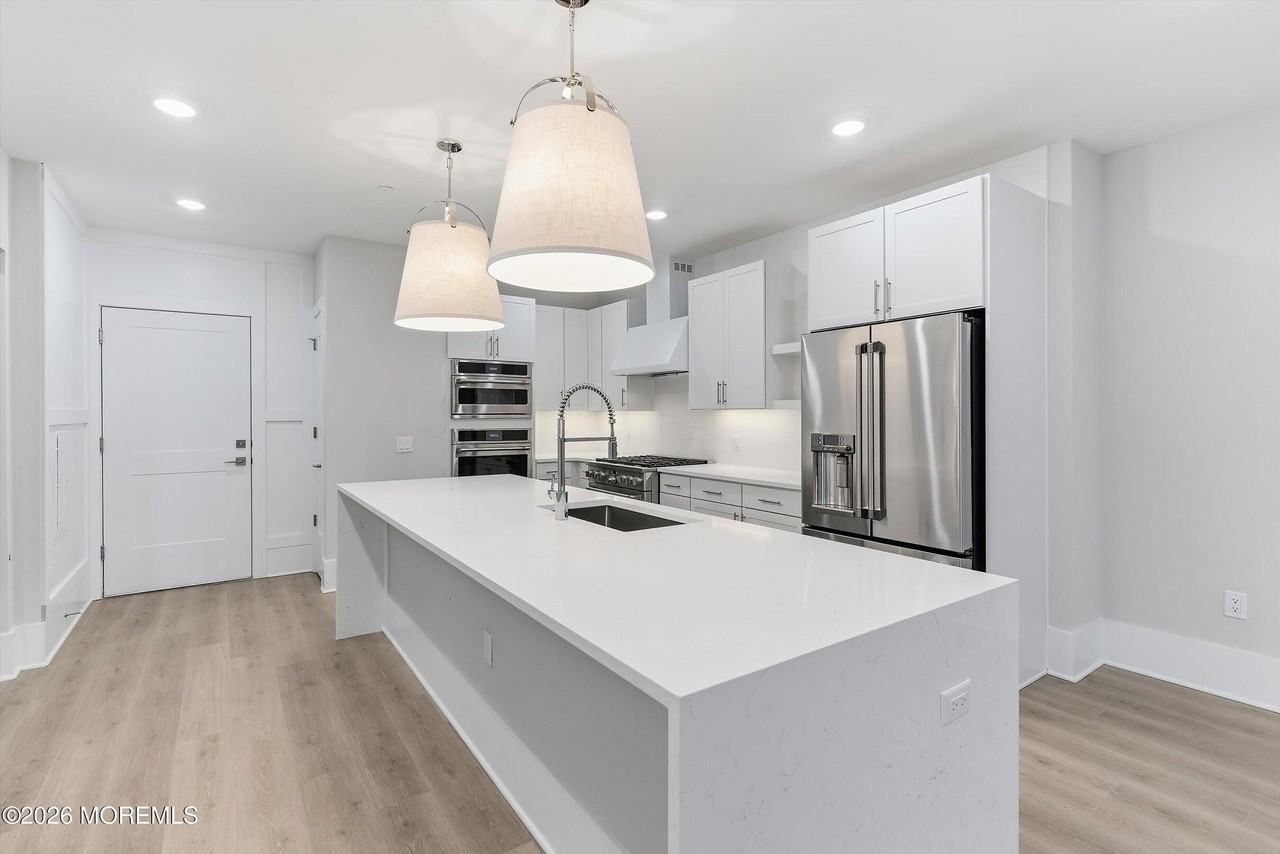 215 2nd Ave #204 - Photo 6 of 27