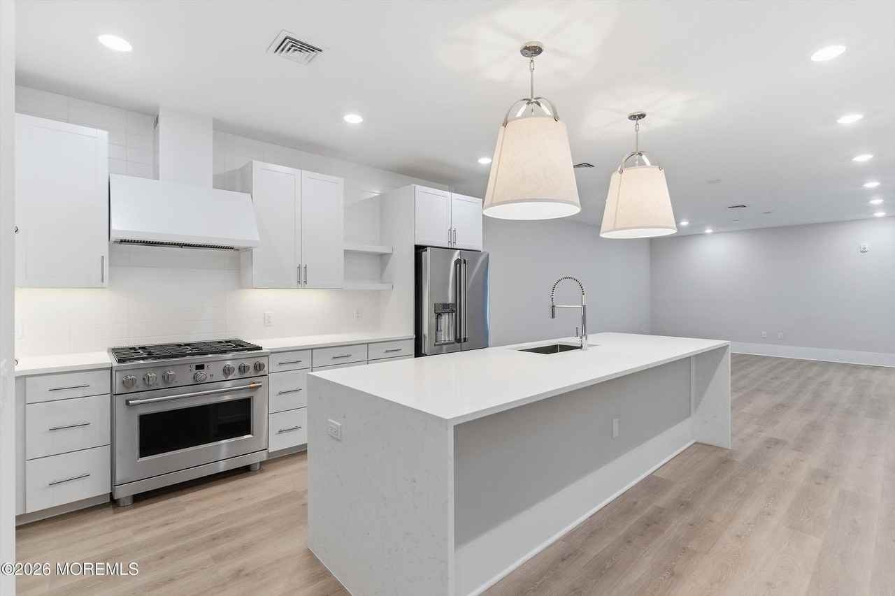 215 2nd Ave #204 - Photo 7 of 27
