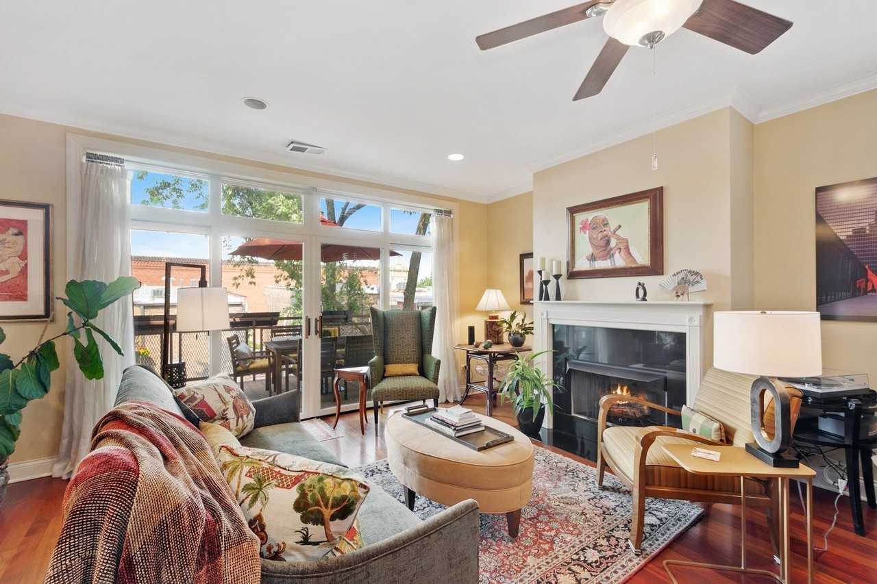 1056 W Lawrence Ave Apt 4c #4C - Photo 3 of 19